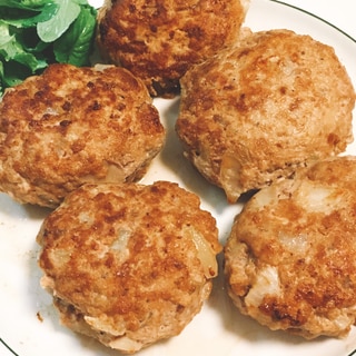 蒸し焼きでふっくらハンバーグ